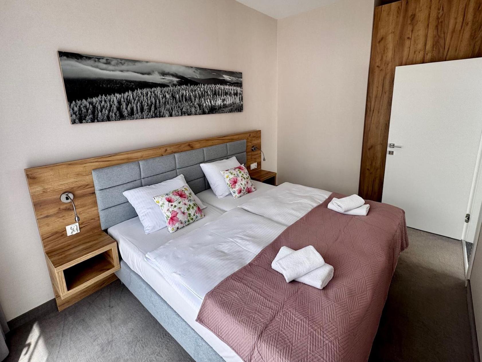 Sw Apartamenty Czarna Gora Sienna  Exteriör bild